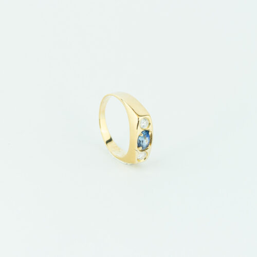 Bague en saphir, or et diamants : Or Jaune 18 Carats avec Saphir Naturel et Diamants